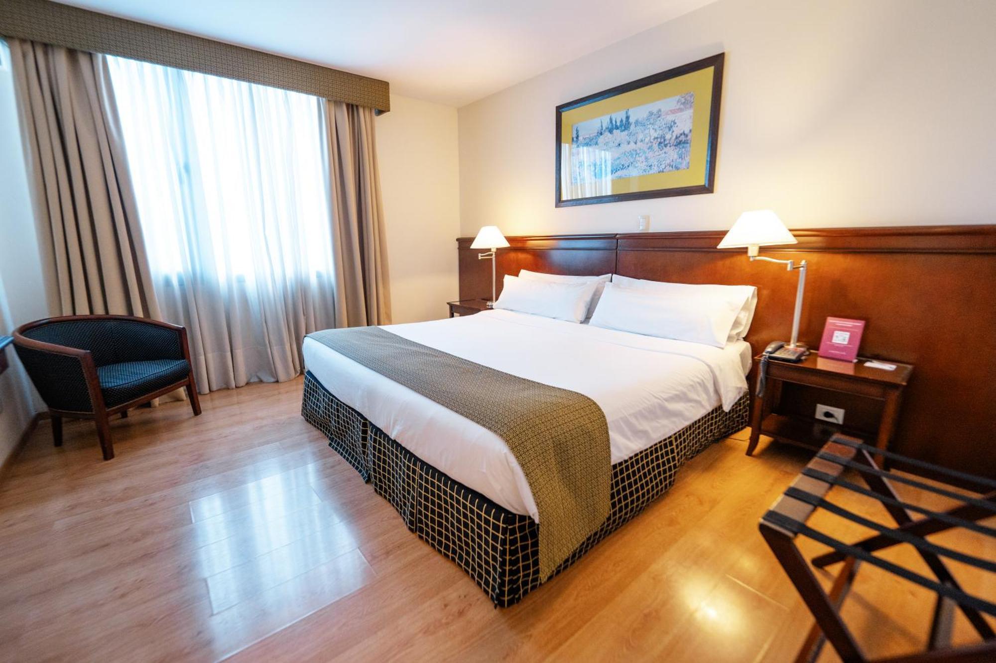 Amerian Executive Mendoza Hotel Exterior photo