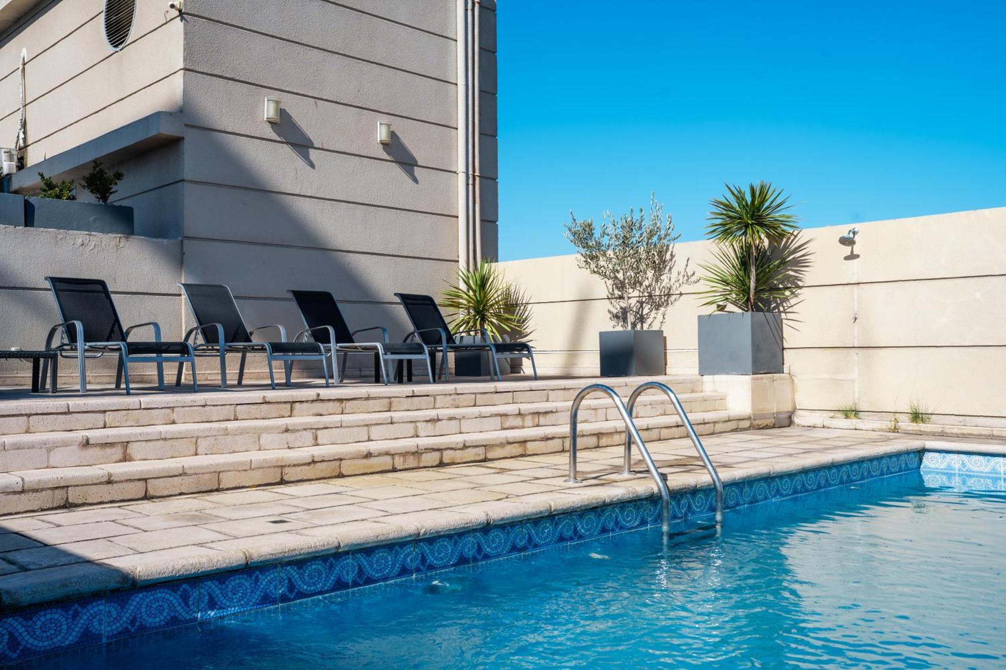Amerian Executive Mendoza Hotel Exterior photo